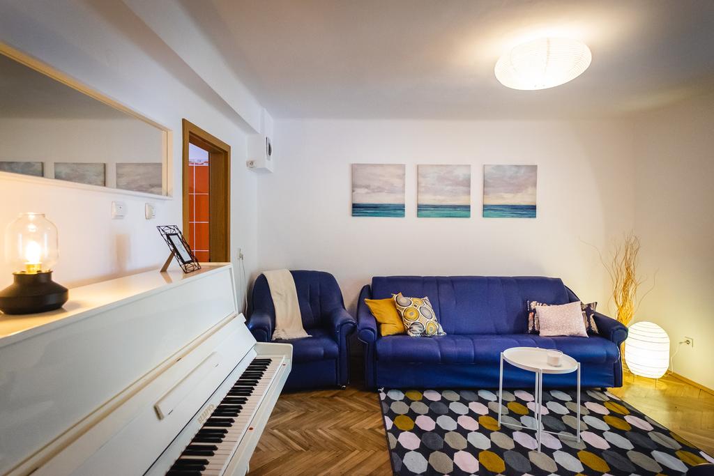 Piano apartment - 10 minutes to city center Timișoara